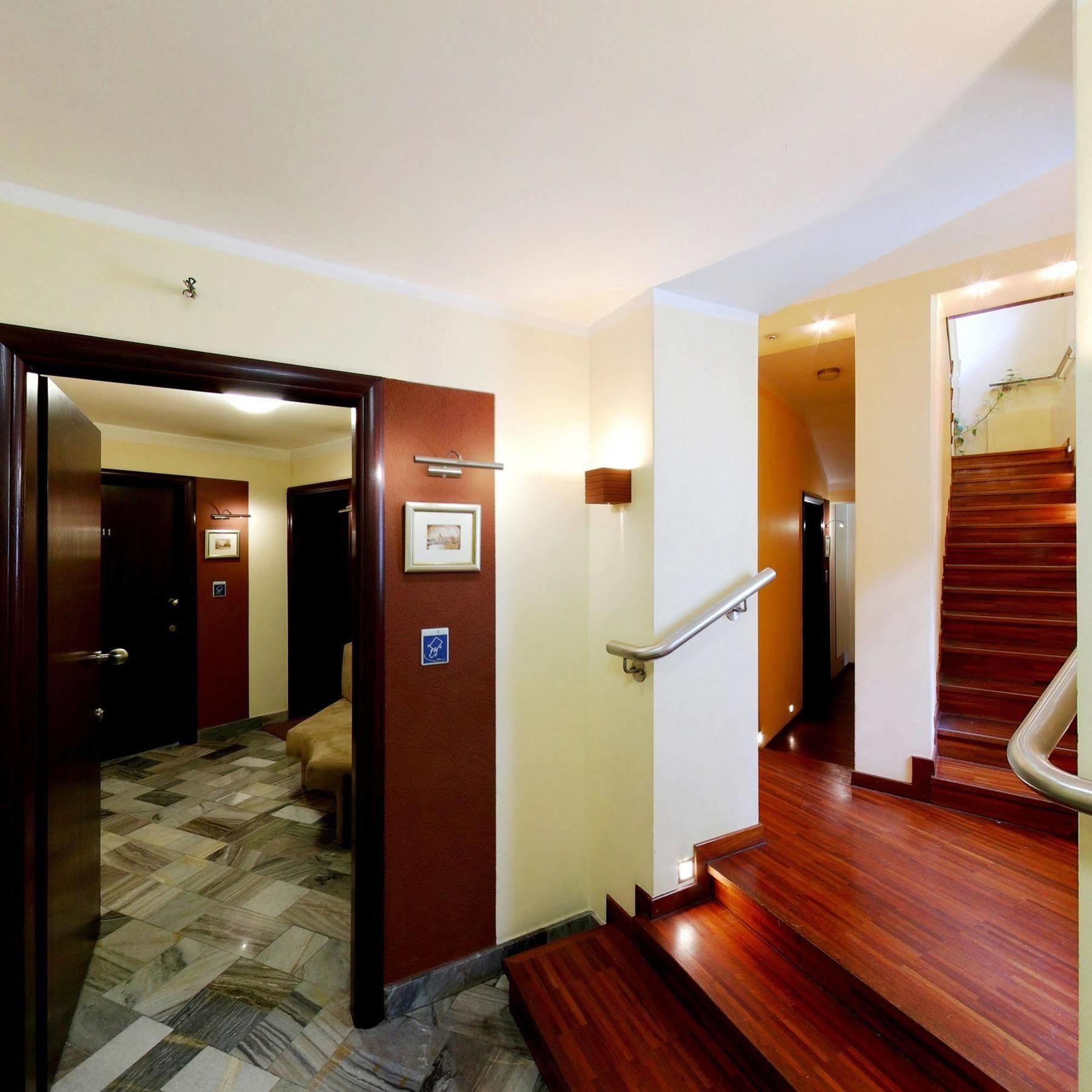 Atlantic Aparthotel Krakow Exterior photo